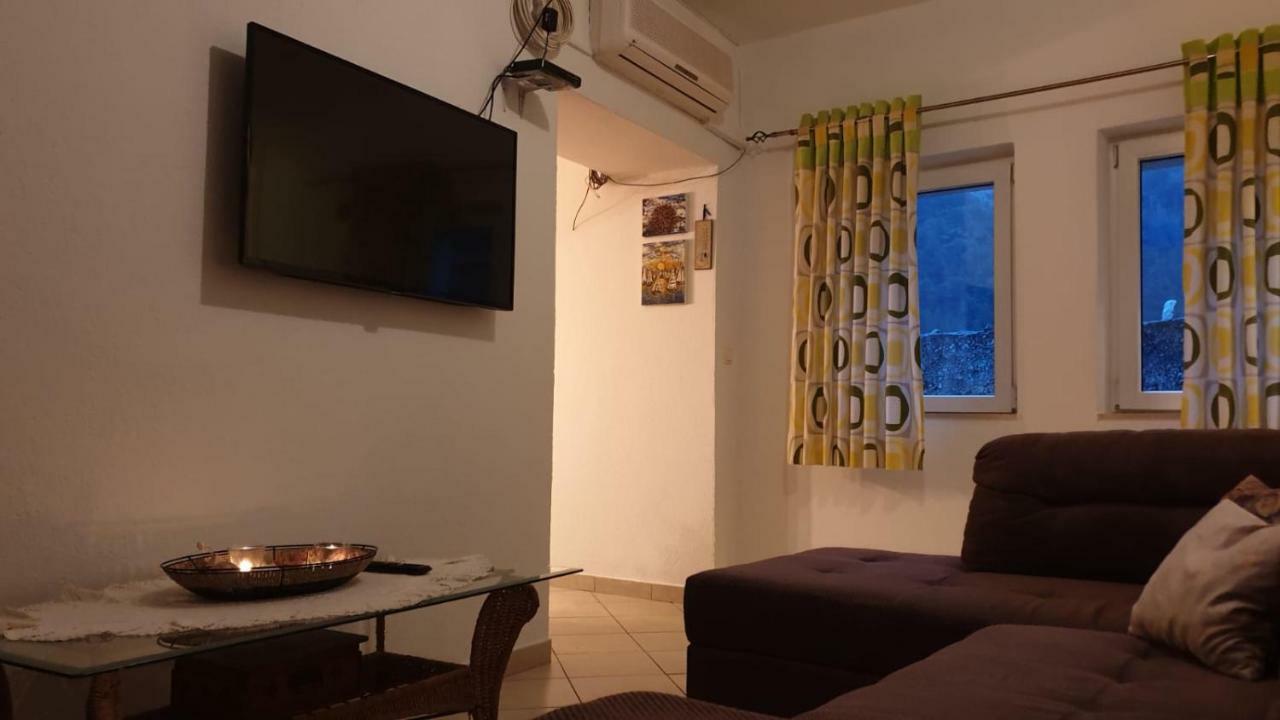 Apartman Biserka Pitve Ngoại thất bức ảnh